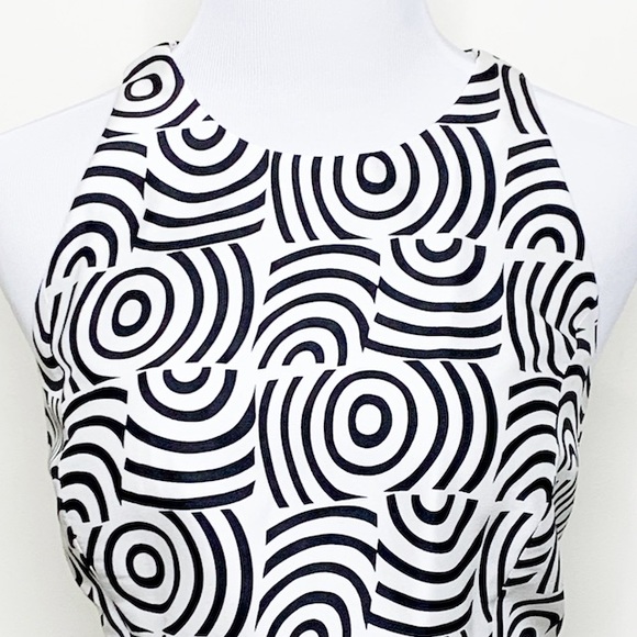 Halter Black and white spiral print top - Picture 6 of 7
